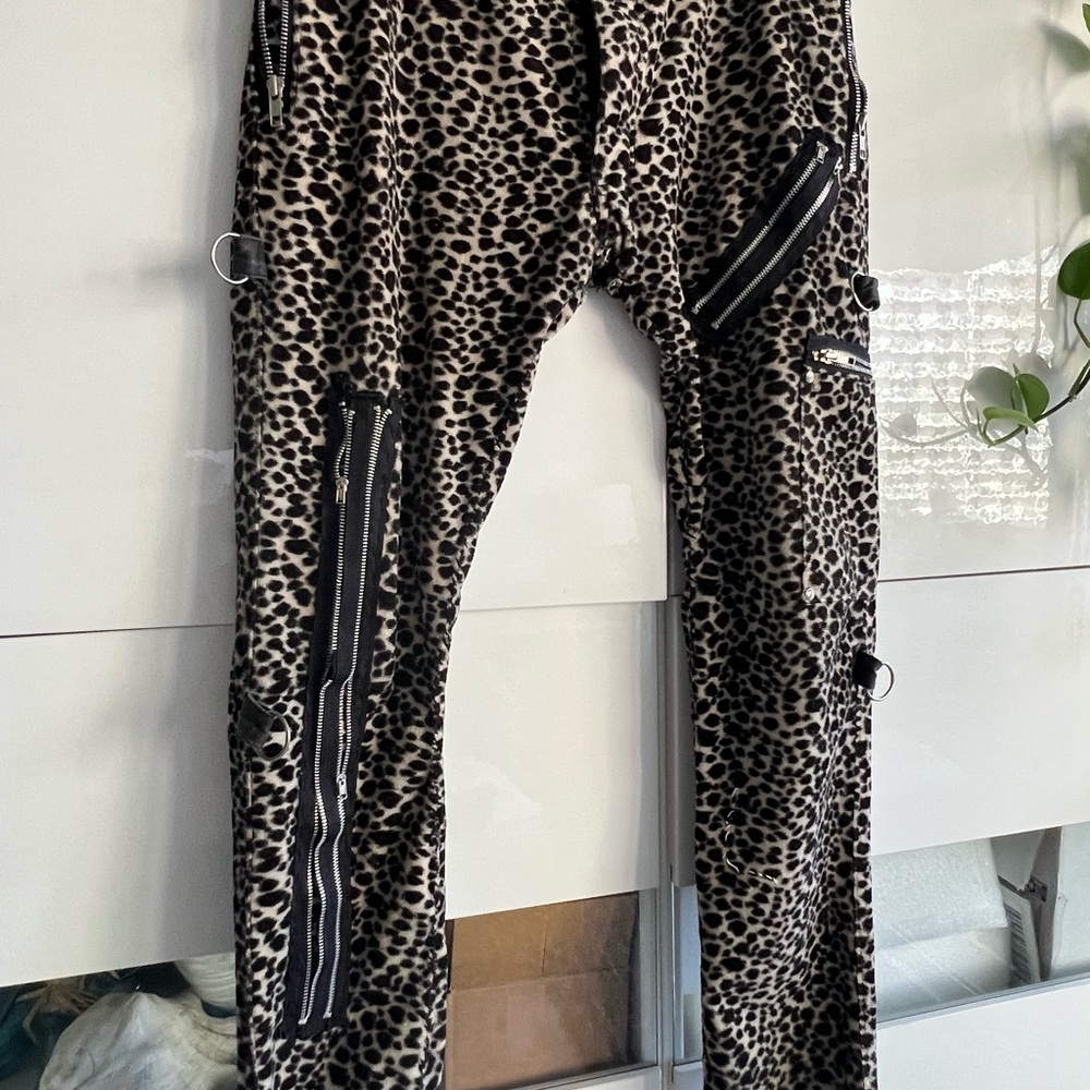 vintage DOGPILE Leopard Print Pants with Zipper Details
